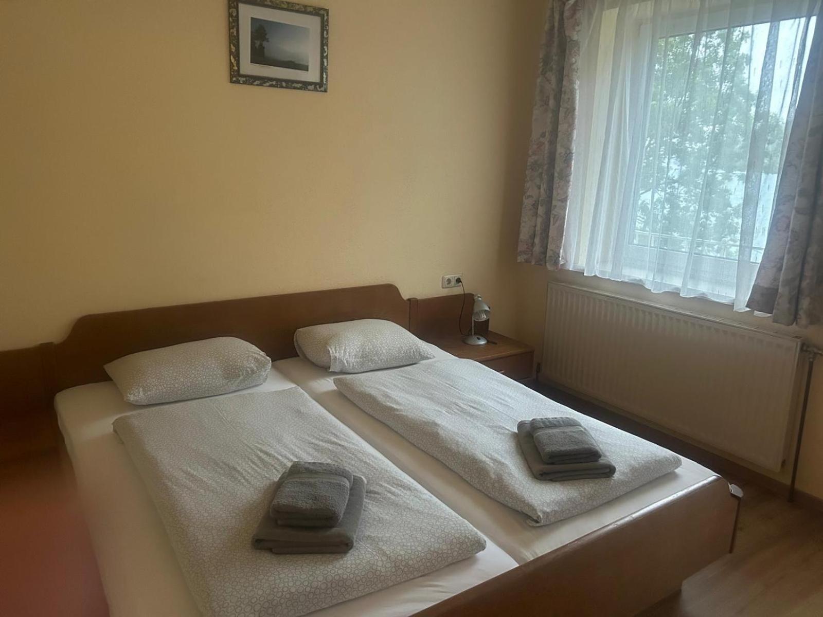 Gasthof Mit Seeterasse & Appartements Zur Landeroith Weyregg Exterior foto