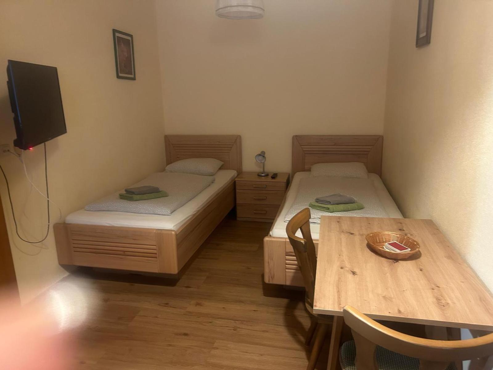 Gasthof Mit Seeterasse & Appartements Zur Landeroith Weyregg Exterior foto