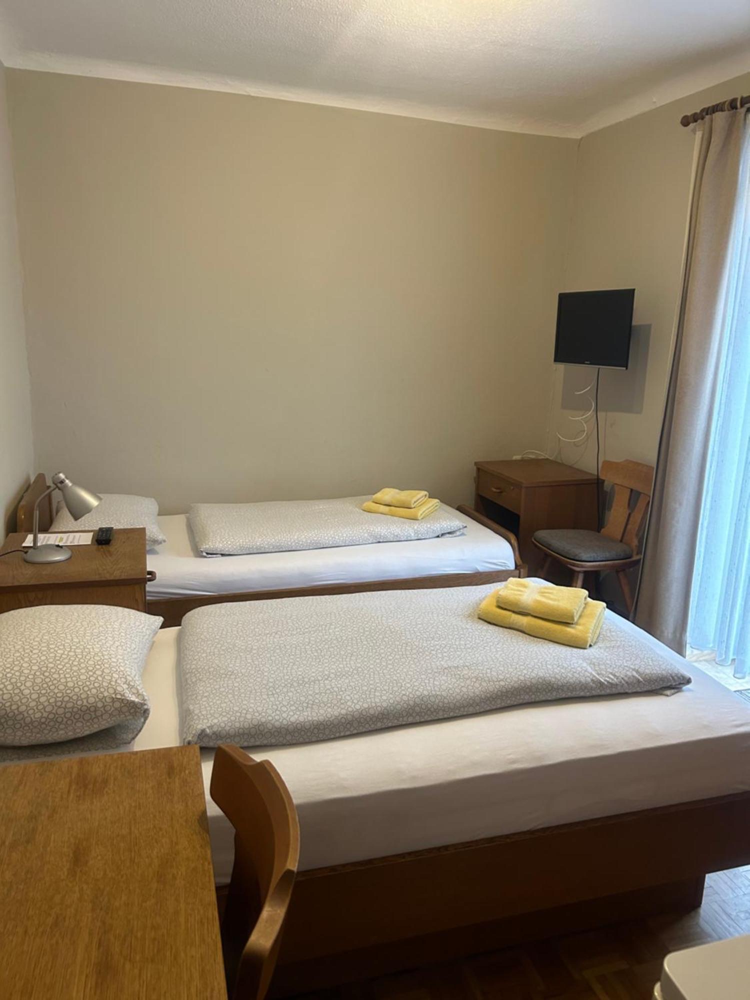 Gasthof Mit Seeterasse & Appartements Zur Landeroith Weyregg Exterior foto